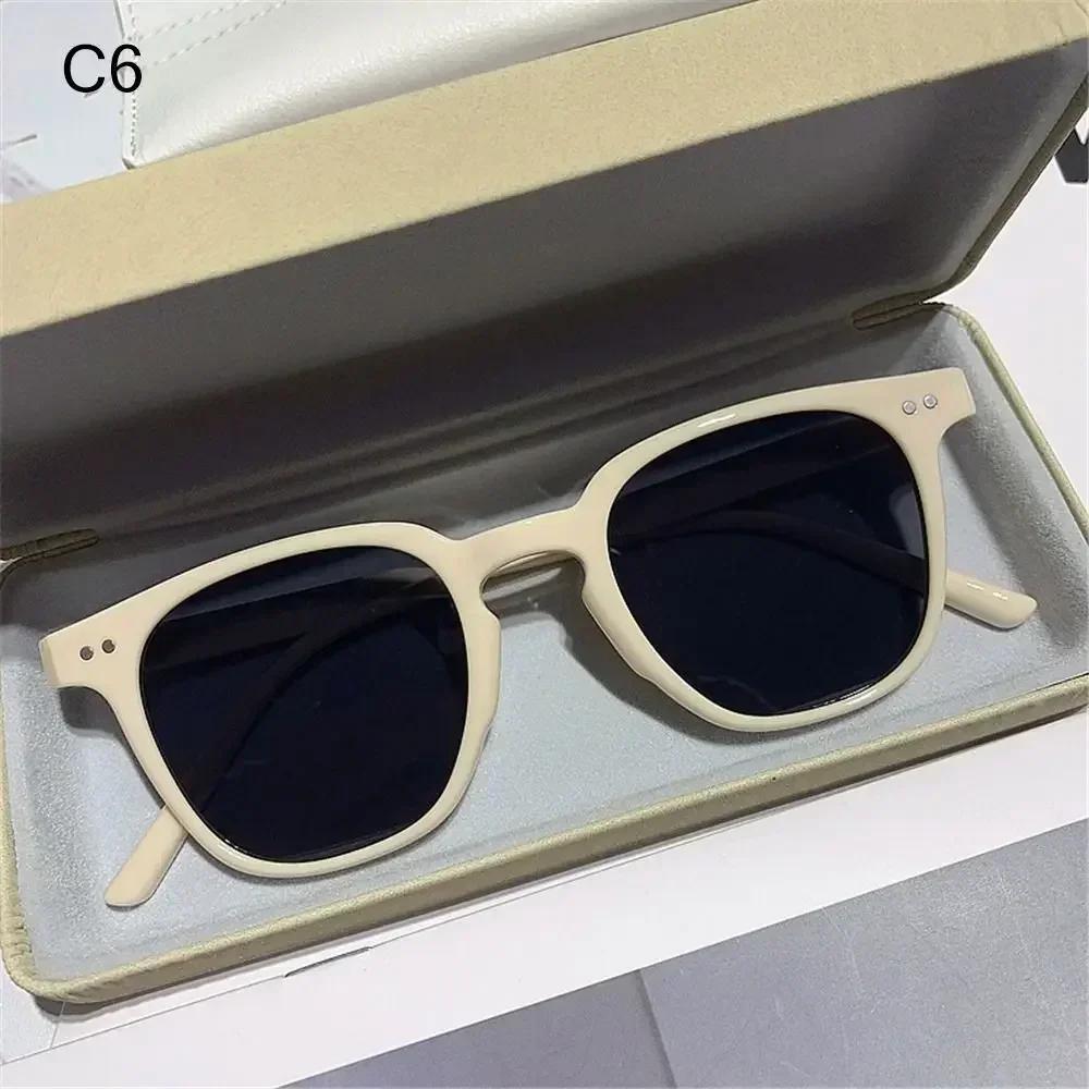 Fashion Square Sunglasses Women Clear Ocean Lens Shades UV400 Men Retro Rivets Decoration Orange Pink Sun Glasses
Fashion Square Sunglasses Women Clear Ocean Lens Shades UV400 Men Retro Rivets Decoration Orange Pink Sun Glasses