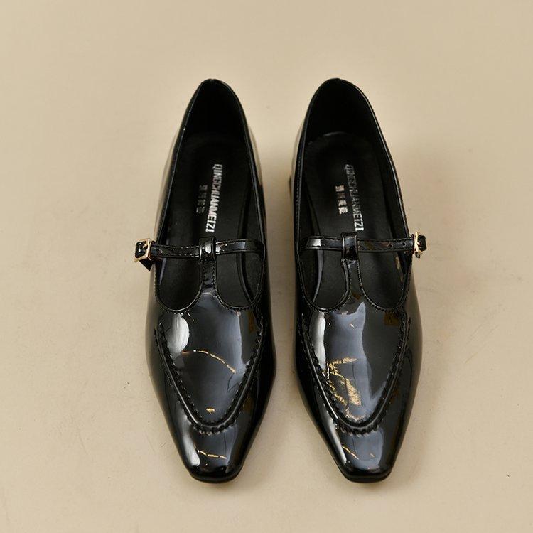 Yanju retro single shoes women s 2025 new spring pointed thick heel high heel Mary Jane French gentle wind evening shoes 35
Yanju retro single shoes women s 2025 new spring pointed thick heel high heel Mary Jane French gentle wind evening shoes 35