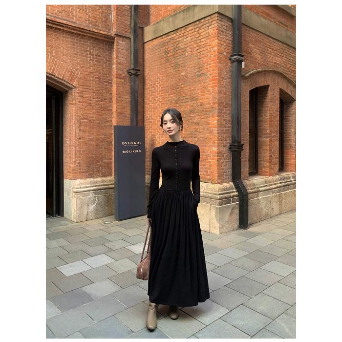 Elegant French Long-Sleeve Dress: Post-Apocalyptic Style, Stand Collar, Waist-Cinching, Slimming, Perfect for Autumn/Winter and Pairs Well with Coats. Small
Elegant French Long-Sleeve Dress: Post-Apocalyptic Style, Stand Collar, Waist-Cinching, Slimming, Perfect for Autumn/Winter and Pairs Well with Coats. Small