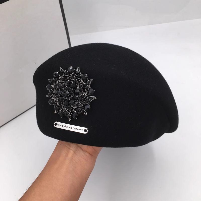 Ins Chic Winter Wool Gorgeous Pearl Drill Large Flowers Irregular Lady Beret Cap Womens Casual Painter Hat head size 57cm
Ins Chic Winter Wool Gorgeous Pearl Drill Large Flowers Irregular Lady Beret Cap Womens Casual Painter Hat head size 57cm