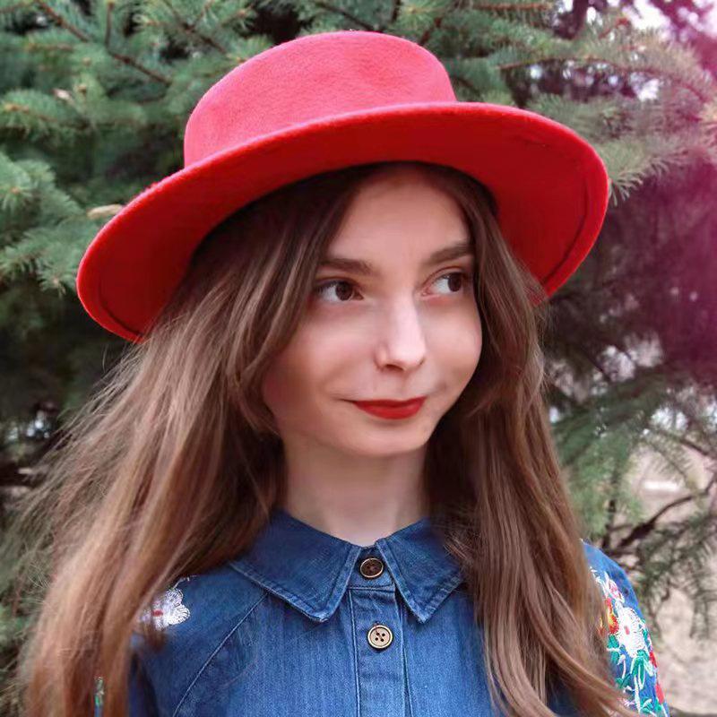 Solid Color Boater Fedora Hat Autumn Winter Imitation Woolen Bowler Hat Women Men Flat Top Felt Cap Trilby Elegant Lady Chapeu 55to58cm
Solid Color Boater Fedora Hat Autumn Winter Imitation Woolen Bowler Hat Women Men Flat Top Felt Cap Trilby Elegant Lady Chapeu 55to58cm
