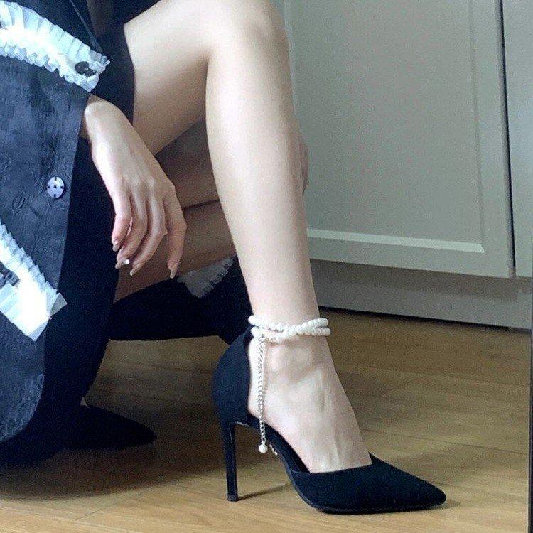 Hot sales are not available every day. When it is time to sell, sell rubber PU thin heel shallow mouth single shoes pointed PU high. 35 чёрный
Hot sales are not available every day. When it is time to sell, sell rubber PU thin heel shallow mouth single shoes pointed PU high. 35 чёрный