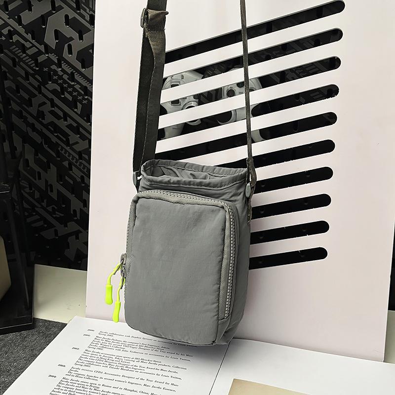 Textured Mobile Phone Bag, Male And Female Students, Kettle Bag, Umbrella Bag, Two-Layer Shoulder Messenger Bag, Going Out For A Walk серый
Textured Mobile Phone Bag, Male And Female Students, Kettle Bag, Umbrella Bag, Two-Layer Shoulder Messenger Bag, Going Out For A Walk серый