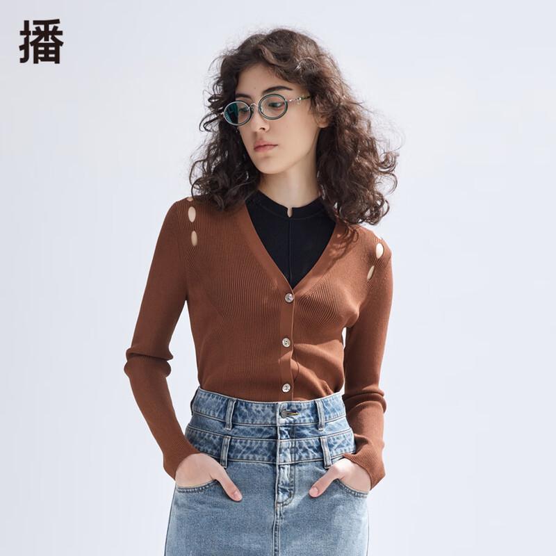 Broadcast Elegant V-Neck Long Sleeve Knit Top L
Broadcast Elegant V-Neck Long Sleeve Knit Top L