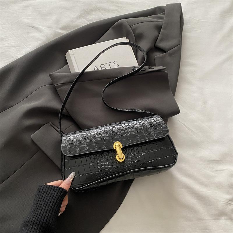 Aesthetic trend niche design autumn new fashion retro solid color simple and versatile single shoulder portable
Aesthetic trend niche design autumn new fashion retro solid color simple and versatile single shoulder portable