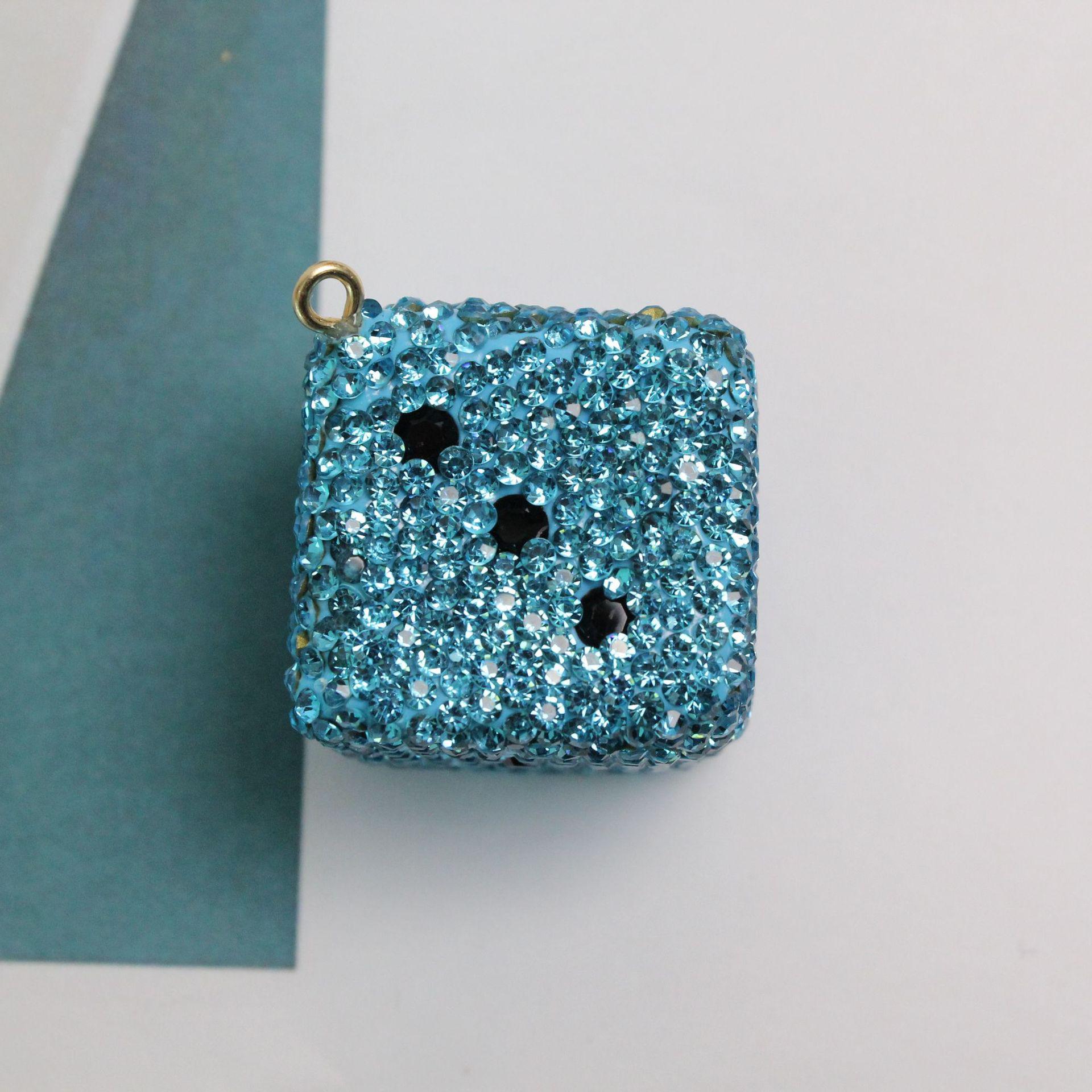 Сито из глины со стразами, подвесные украшения для сумок, брелоки DIY озеро синий
Сито из глины со стразами, подвесные украшения для сумок, брелоки DIY озеро синий