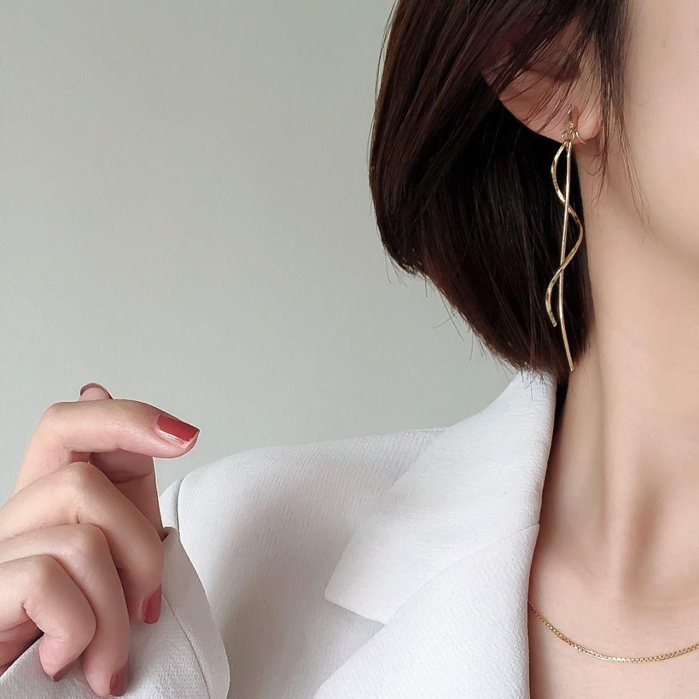 Hypoallergenic Jewelry Twisted Line Design Stud Earrings Asymmetrical Line Dangle Earrings Women
Hypoallergenic Jewelry Twisted Line Design Stud Earrings Asymmetrical Line Dangle Earrings Women