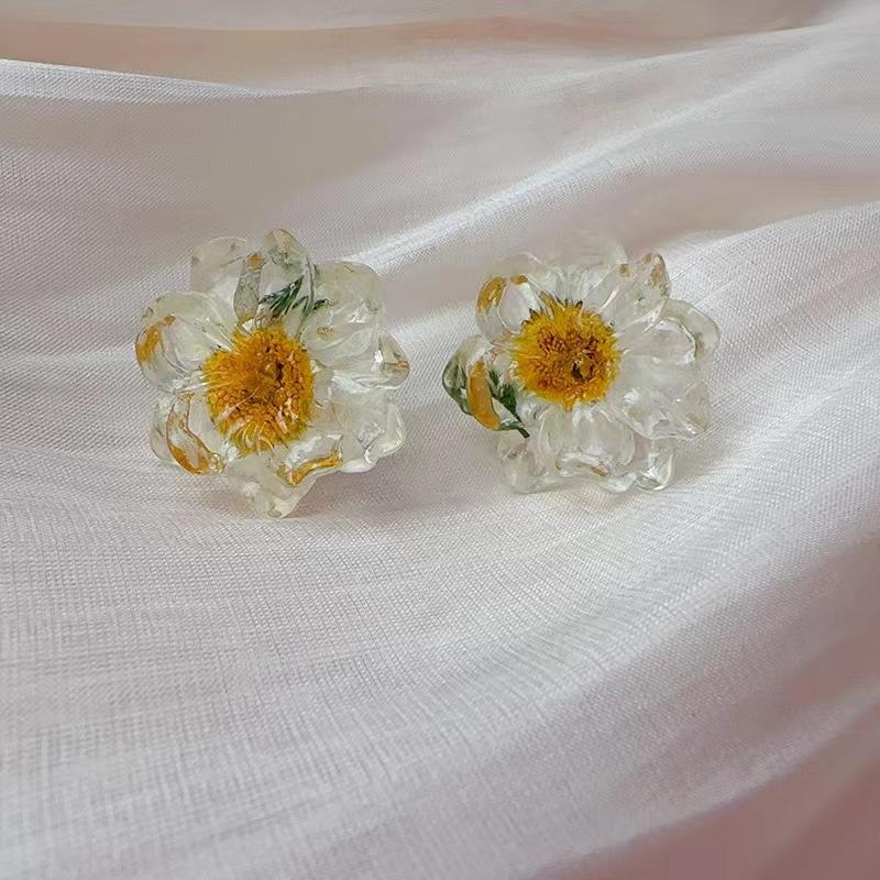 Sweet Cute Pink Peach Blossom Resin Earrings for Women Girls Fresh Transparent Daisy Stud Earrings Holiday Jewelry Accessories
Sweet Cute Pink Peach Blossom Resin Earrings for Women Girls Fresh Transparent Daisy Stud Earrings Holiday Jewelry Accessories
