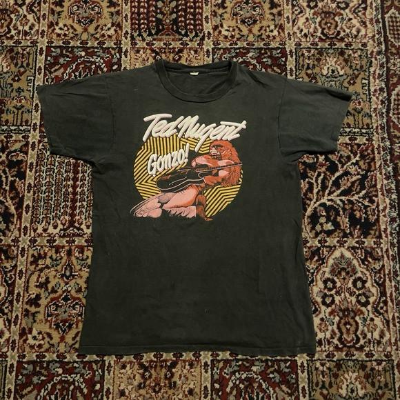 Vintage RARE 70s 1978 Ted Nugent Gonzo Band Concert Tee Shirt All Sizes NZ1512 Unisex T-Shirt M
Vintage RARE 70s 1978 Ted Nugent Gonzo Band Concert Tee Shirt All Sizes NZ1512 Unisex T-Shirt M