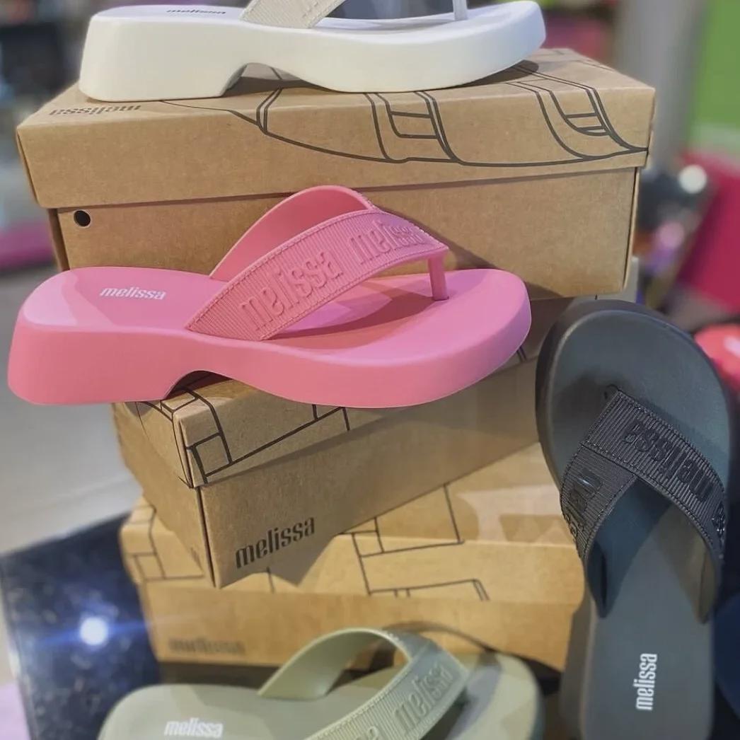 Жіночі легкі повсякденні шльопанці Melissa 2025 на середньому підборі 39 армія зелений колір
Жіночі легкі повсякденні шльопанці Melissa 2025 на середньому підборі 39 армія зелений колір