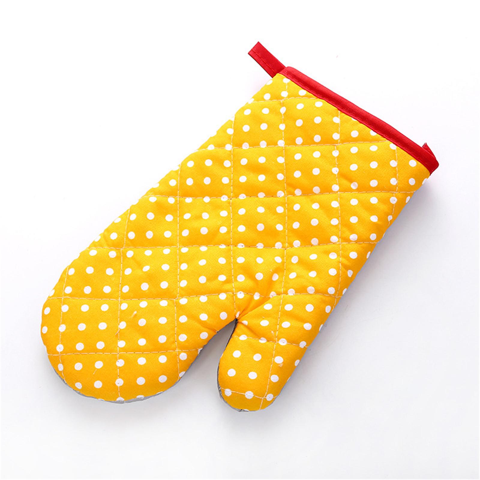 Heat Resistant Oven Mitts for Cooking and Baking Microwave Safe Quilted Design Durable Kitchen Gloves for Hot Pots and Pans One Size жовтий
Heat Resistant Oven Mitts for Cooking and Baking Microwave Safe Quilted Design Durable Kitchen Gloves for Hot Pots and Pans One Size жовтий