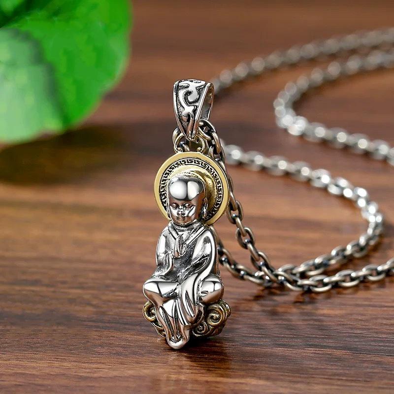 Винтажное ожерелье с подвеской в виде дзенского ребенка-монаха
Винтажное ожерелье с подвеской в виде дзенского ребенка-монаха