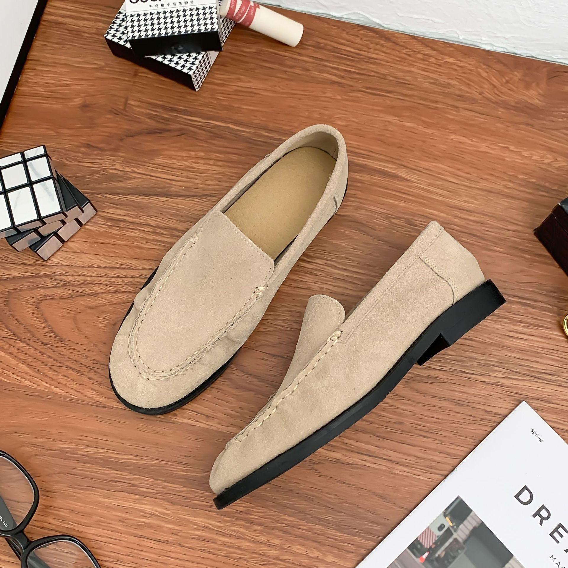 Grape mother autumn and winter new small leather shoes women s wear high-end thick-soled casual shoes pleated Korean version loafers 35
Grape mother autumn and winter new small leather shoes women s wear high-end thick-soled casual shoes pleated Korean version loafers 35