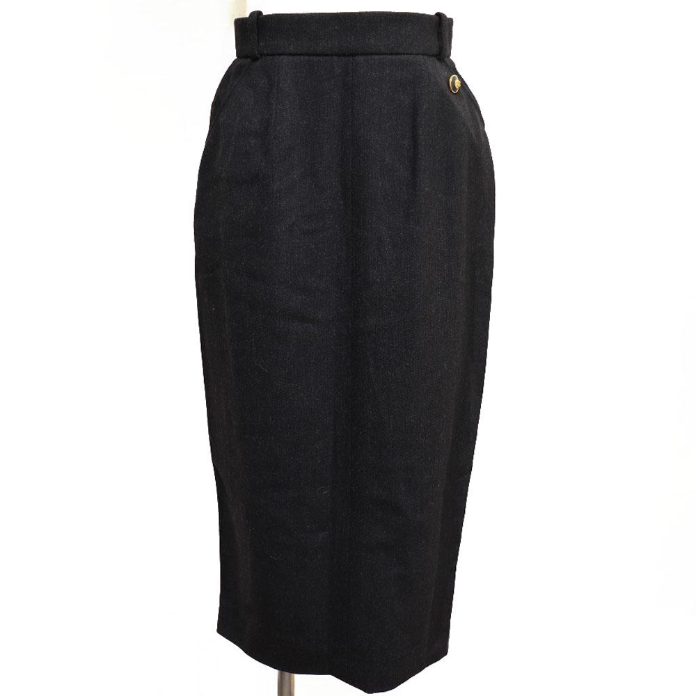 CHANEL COCO Mark skirt 93A P02440 Back button Charcoal gray wool Women Used
CHANEL COCO Mark skirt 93A P02440 Back button Charcoal gray wool Women Used