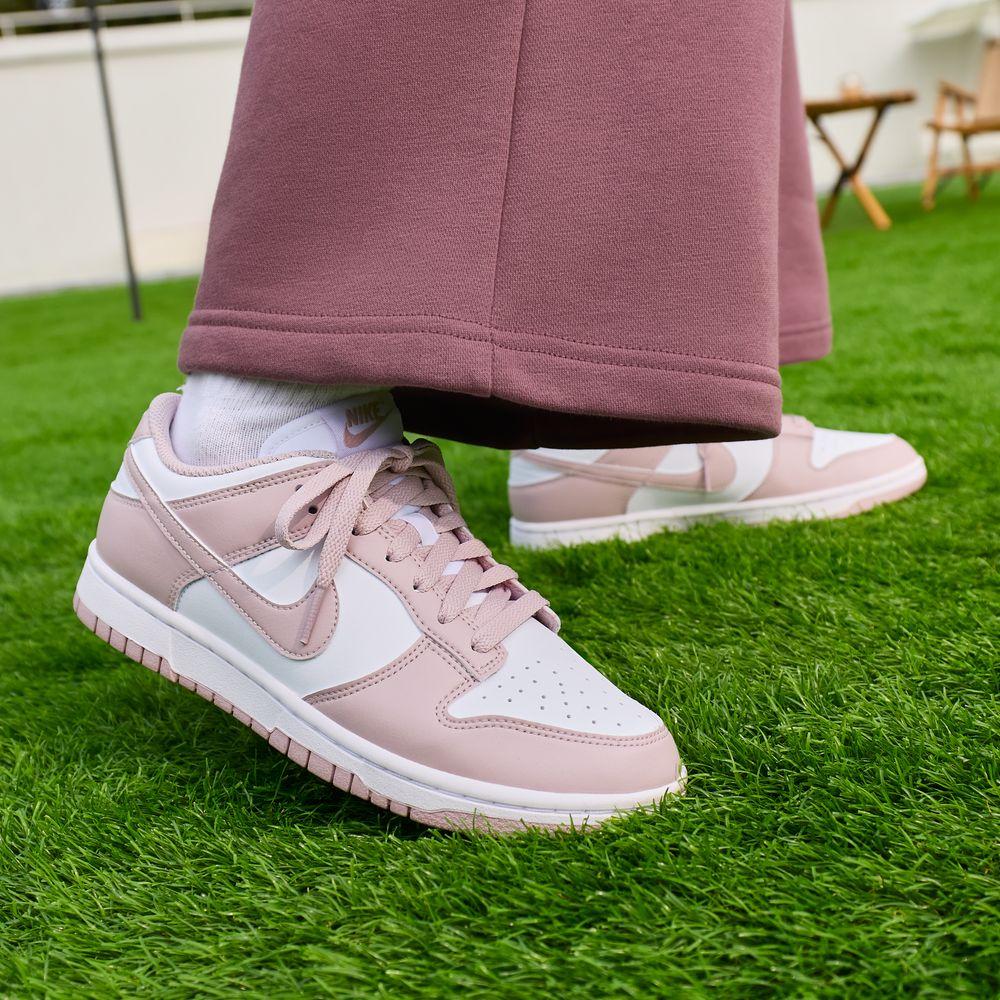 Nike Dunk Low White Particle Rose (Women s) 39
Nike Dunk Low White Particle Rose (Women s) 39