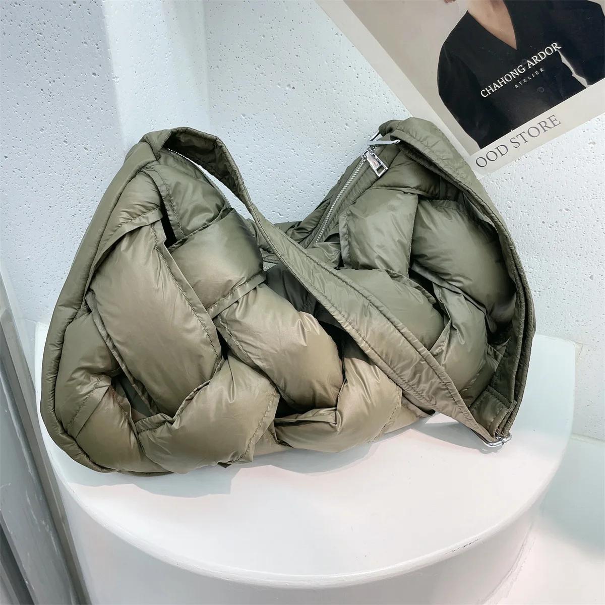 Женская мягкая сумка sacolas с подкладкой, большая дизайнерская сумка через плечо, роскошная сумка из хлопка и нейлона
Женская мягкая сумка sacolas с подкладкой, большая дизайнерская сумка через плечо, роскошная сумка из хлопка и нейлона