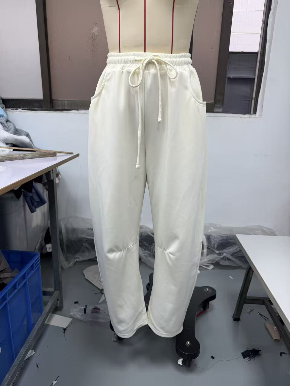 women s drawstring elastic waist casual jogger pants loose fit cropped sweatpants track trousers 2XL
women s drawstring elastic waist casual jogger pants loose fit cropped sweatpants track trousers 2XL