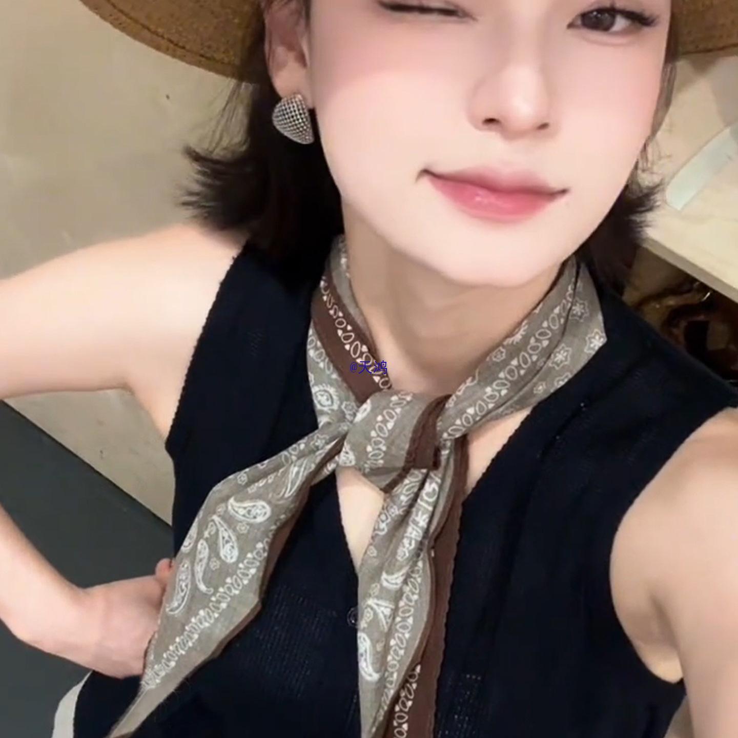 Ретро Коричневый Шарф из Шелка с Пейсли - 2025 Универсальный Модный Аксессуар для Женщин Black and White Floral Scarf
Ретро Коричневый Шарф из Шелка с Пейсли - 2025 Универсальный Модный Аксессуар для Женщин Black and White Floral Scarf