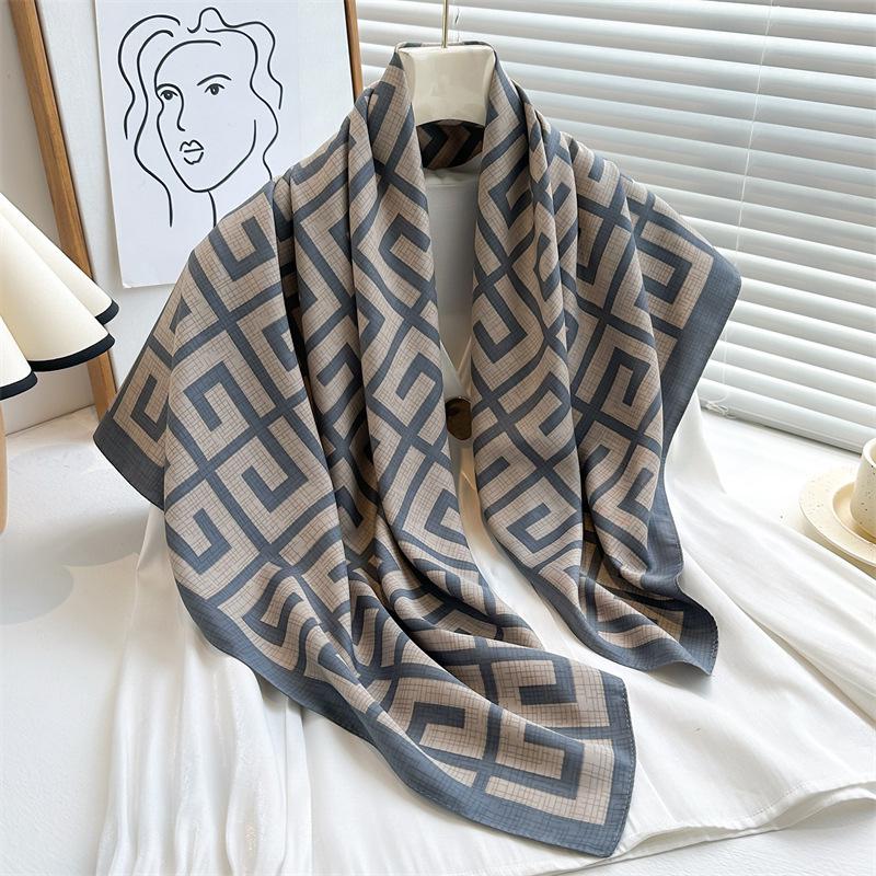 Смугастий твіловий шовковий шарф: Велика квадратна шаль та сонцезахисна дорожня хустка на голову - 90 см, ідеально підходить для весни та осені 90x90cm
Смугастий твіловий шовковий шарф: Велика квадратна шаль та сонцезахисна дорожня хустка на голову - 90 см, ідеально підходить для весни та осені 90x90cm