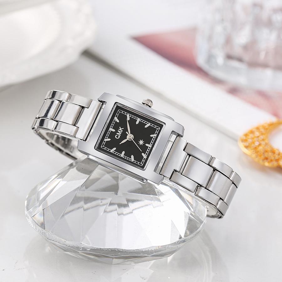Fashion Light Luxury Women s Quartz Watch Alloy Steel Band Square Dial, Suitable for Women s Daily Wear, Christmas Gift чорний
Fashion Light Luxury Women s Quartz Watch Alloy Steel Band Square Dial, Suitable for Women s Daily Wear, Christmas Gift чорний