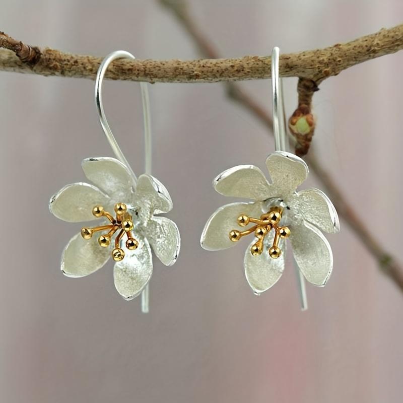 Изысканные серьги-крючки с цветочным дизайном, элегантные украшения в стиле ретро, праздничные серьги для карьеры, женские подарки серебряный
Изысканные серьги-крючки с цветочным дизайном, элегантные украшения в стиле ретро, праздничные серьги для карьеры, женские подарки серебряный