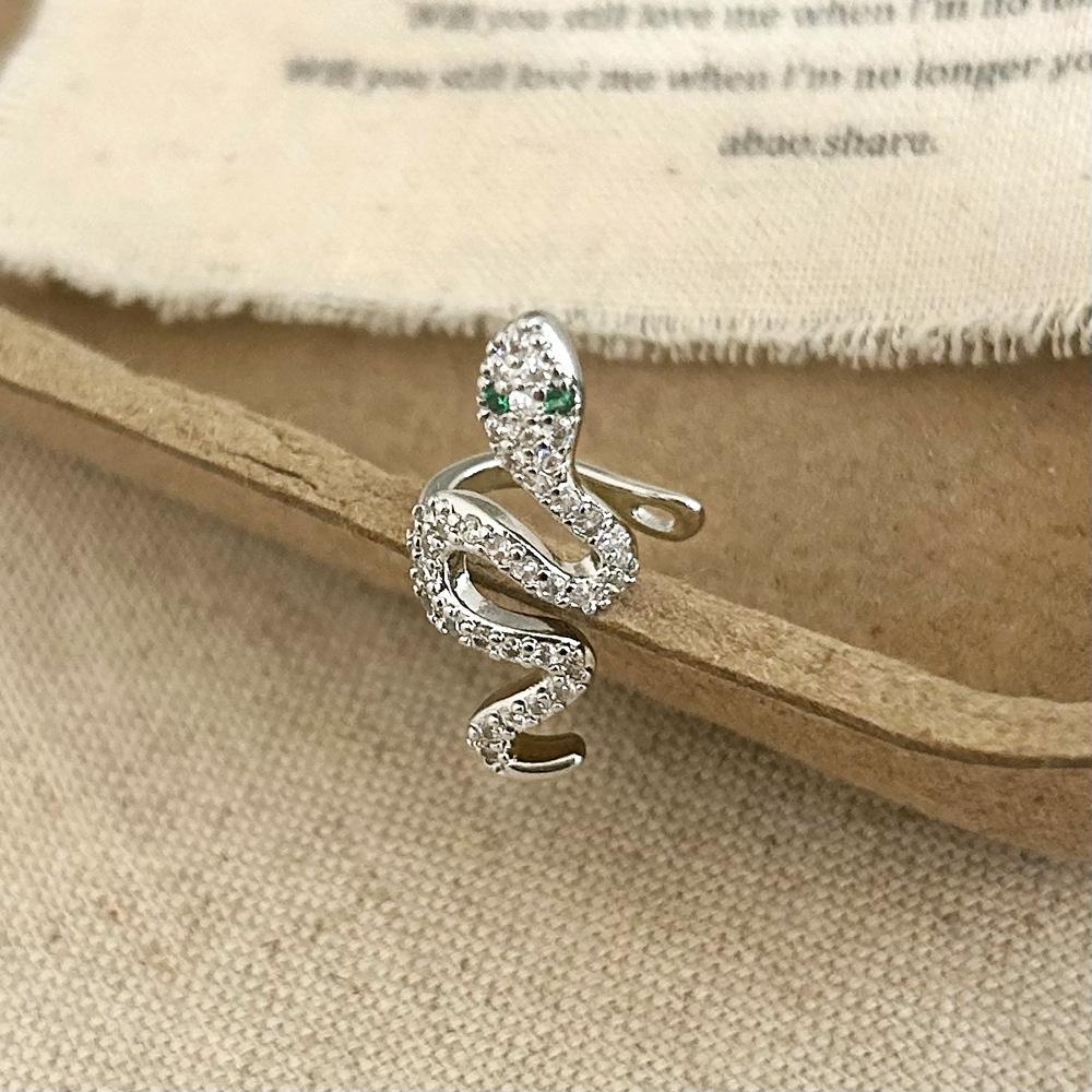 Korean Version Niche Design Snake Shaped Ear Bone Clip Fashionable and Versatile Daily Commuting Light Luxury High-end Ear Accessories for Women
Korean Version Niche Design Snake Shaped Ear Bone Clip Fashionable and Versatile Daily Commuting Light Luxury High-end Ear Accessories for Women