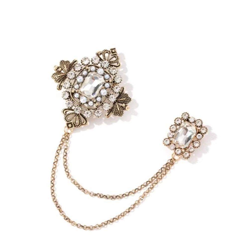 Rhinestone Studded Pearl Brooches Palace Style Crystal Lapel Pins Clothes Decoration
Rhinestone Studded Pearl Brooches Palace Style Crystal Lapel Pins Clothes Decoration