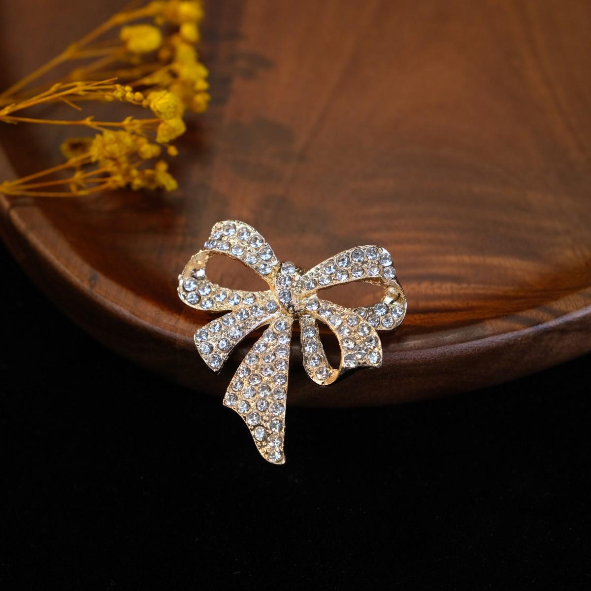 Винтажная брошь-бант со стразами: Элегантная женская брошь-корсет из сплава
Винтажная брошь-бант со стразами: Элегантная женская брошь-корсет из сплава