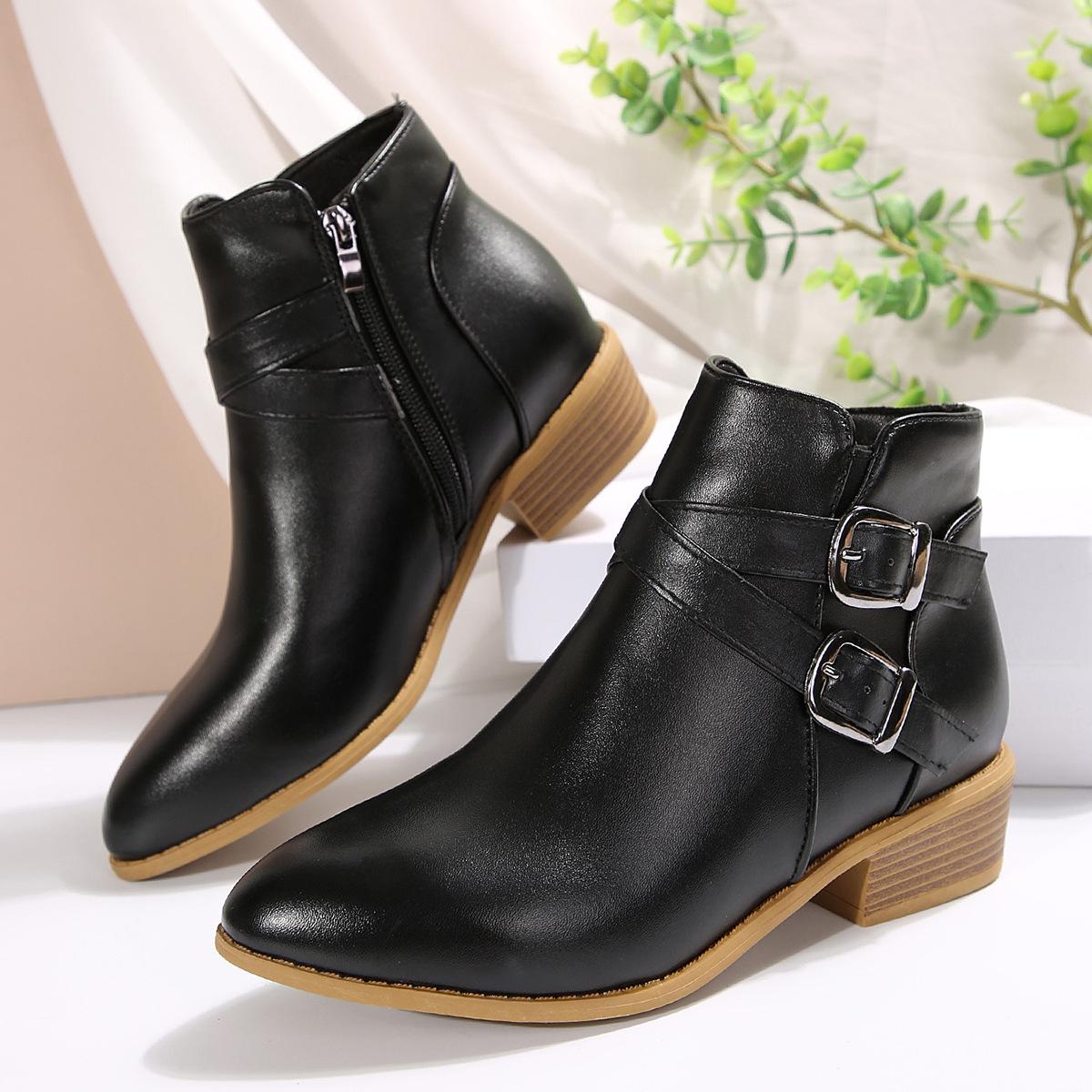 Roman retro short leather boots 22 new large size thick heel pointed and bare boots straight hair 43 чорний
Roman retro short leather boots 22 new large size thick heel pointed and bare boots straight hair 43 чорний