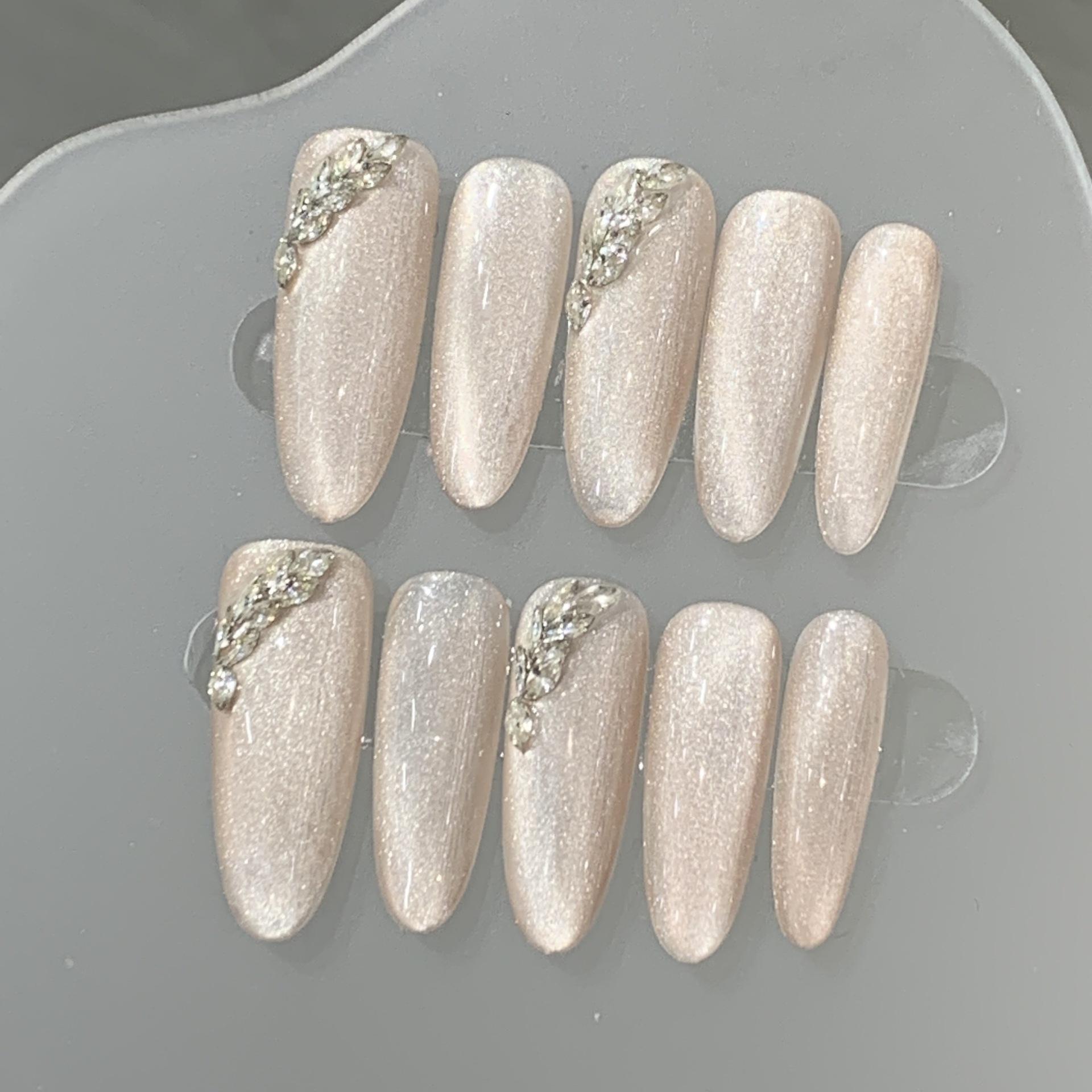 Наклейка для ногтей Lady s Simple Side Ray Chasing Cat s Eyes Minimalist White Moonlight L
Наклейка для ногтей Lady s Simple Side Ray Chasing Cat s Eyes Minimalist White Moonlight L