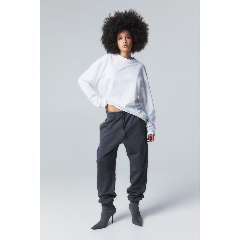 Брюки-джоггеры HM с высокой талией, темно-серые
Брюки-джоггеры HM с высокой талией, темно-серые