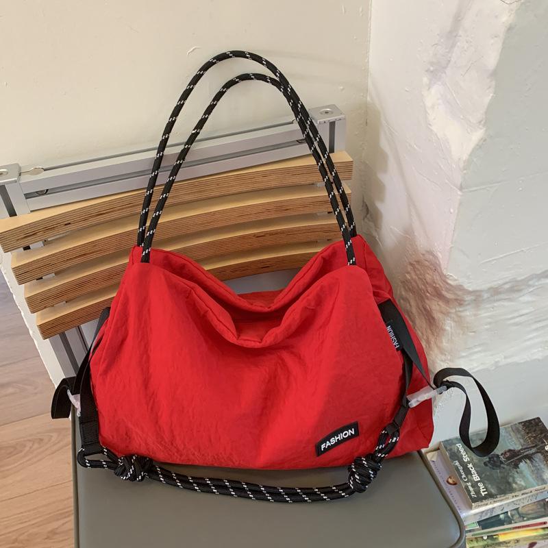 Autumn and winter large-capacity high-end commuter tote bag women s red bridal bag shoulder messenger bag красный
Autumn and winter large-capacity high-end commuter tote bag women s red bridal bag shoulder messenger bag красный