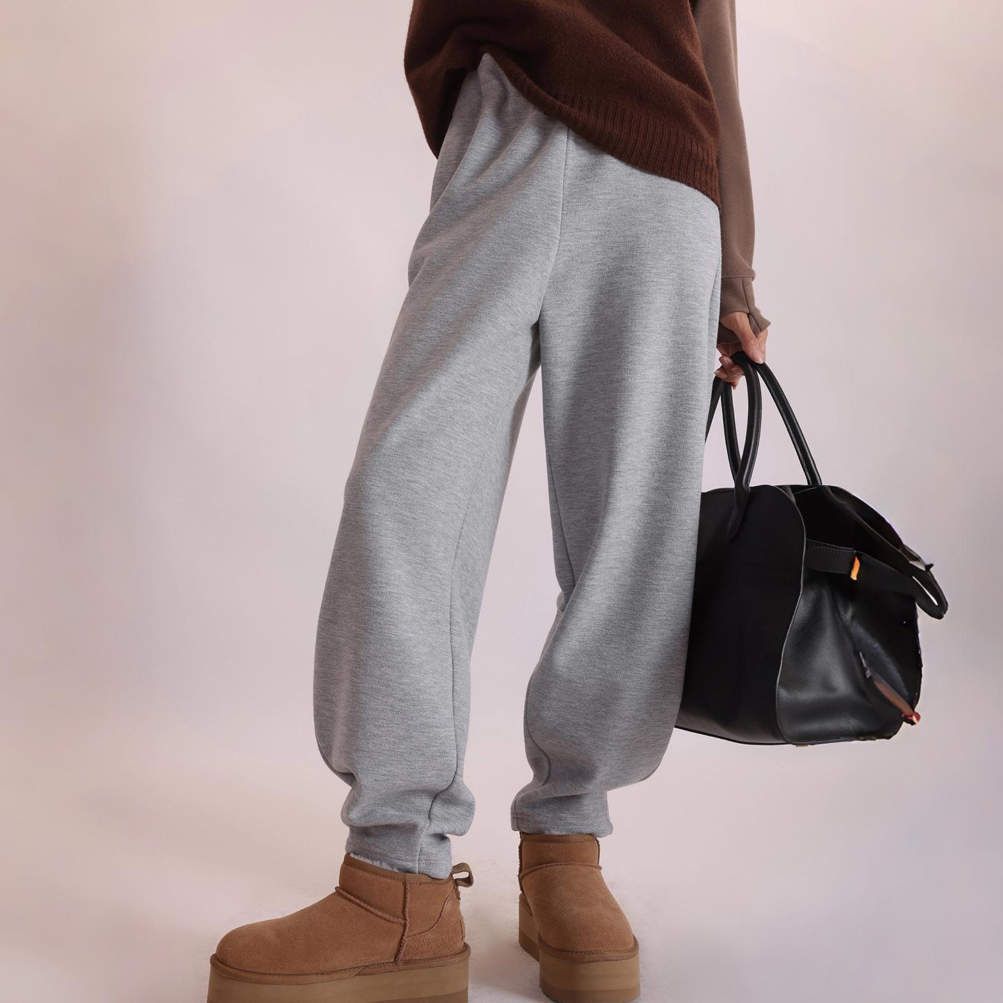 Winter Fleece-Lined Bootcut Skinny Sweatpants with Elastic Waist - MD5247 L хізер сірий колір
Winter Fleece-Lined Bootcut Skinny Sweatpants with Elastic Waist - MD5247 L хізер сірий колір