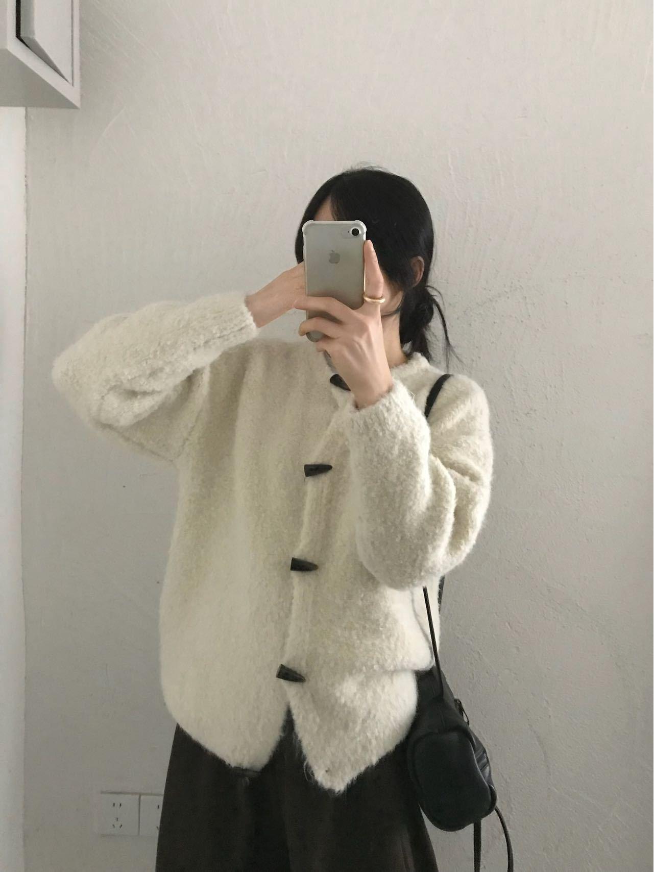 Japanese Style Soft Lamb Toggle Sweater - Women s Thickened, Cute, Comfortable Coat for Autumn 2025, White. белый/слоновая кость
Japanese Style Soft Lamb Toggle Sweater - Women s Thickened, Cute, Comfortable Coat for Autumn 2025, White. белый/слоновая кость