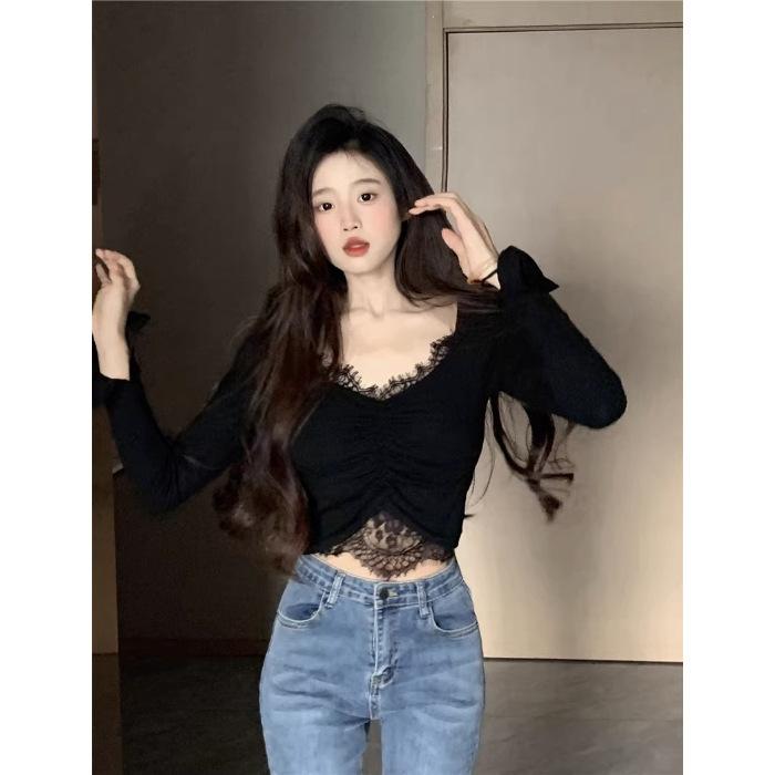 Pure desire V-neck lace splicing long-sleeved T-shirt women s autumn sexy exposed navel short tight top with pleated bottoming shirt S чёрный
Pure desire V-neck lace splicing long-sleeved T-shirt women s autumn sexy exposed navel short tight top with pleated bottoming shirt S чёрный