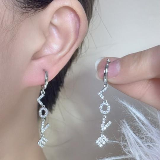 Fashion alphabet jewelry earrings female, fringed ear buckles summer high-end earrings temperament fairy earrings
Fashion alphabet jewelry earrings female, fringed ear buckles summer high-end earrings temperament fairy earrings
