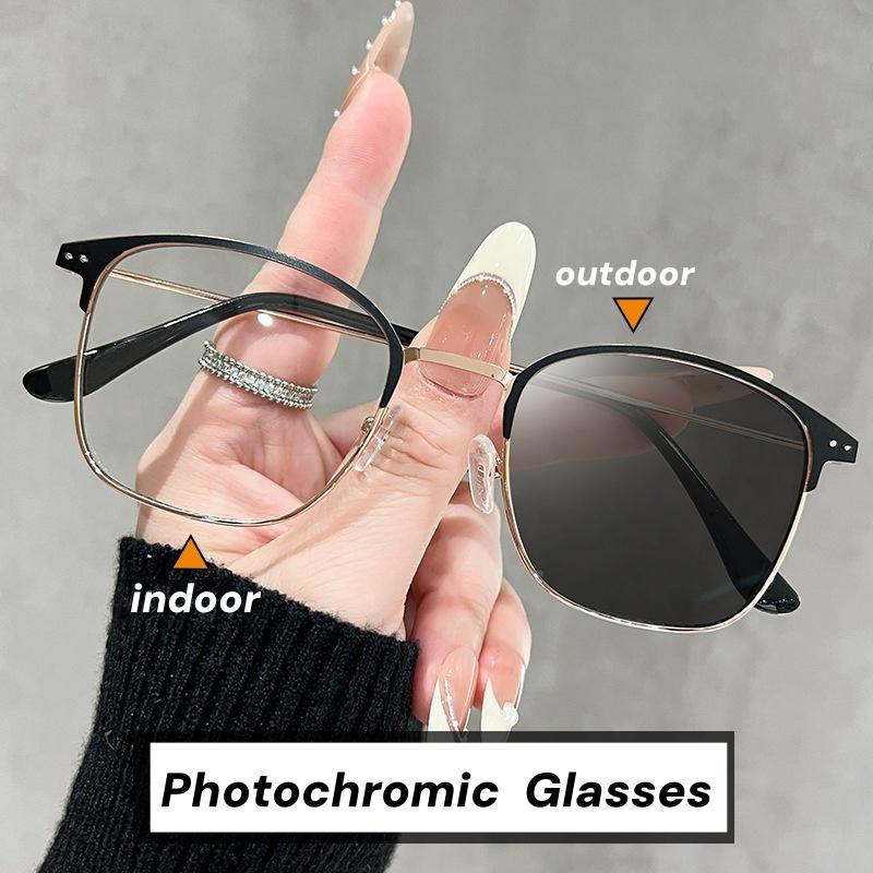 Photochromic Anti blue light Eyewear Men Women Vintage Blue Light Resistant Eyeglasses Metal Retro Full Frame Square Glasses рожевий
Photochromic Anti blue light Eyewear Men Women Vintage Blue Light Resistant Eyeglasses Metal Retro Full Frame Square Glasses рожевий