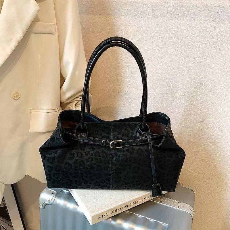 Internet celebrity leopard print shoulder armpit bag new retro large capacity commuter tote black brown blue brown E чёрный
Internet celebrity leopard print shoulder armpit bag new retro large capacity commuter tote black brown blue brown E чёрный