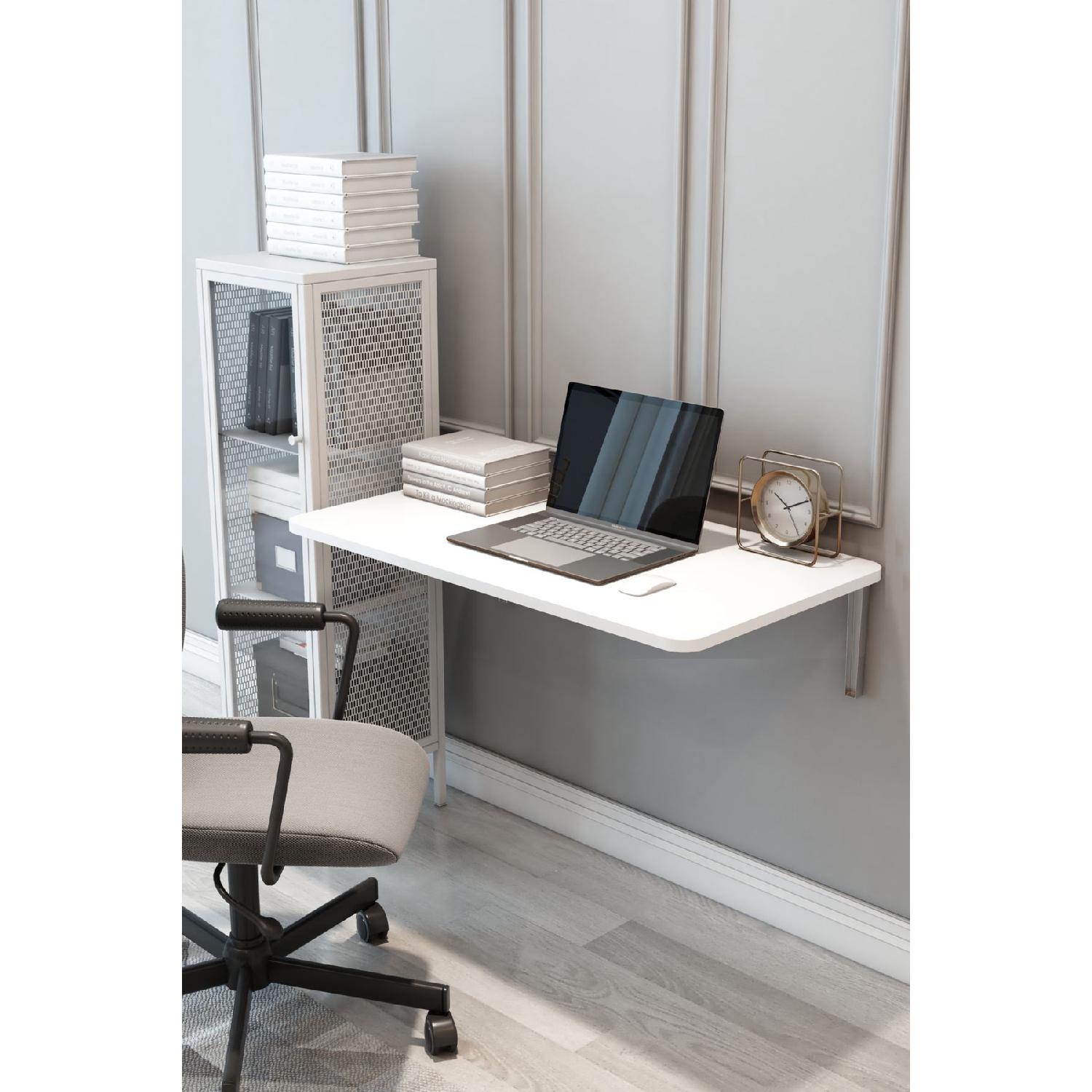 Настенный складной рабочий стол. Выдвижная полка. Портативный стол специальной конструкции с овальными углами.
Настенный складной рабочий стол. Выдвижная полка. Портативный стол специальной конструкции с овальными углами.