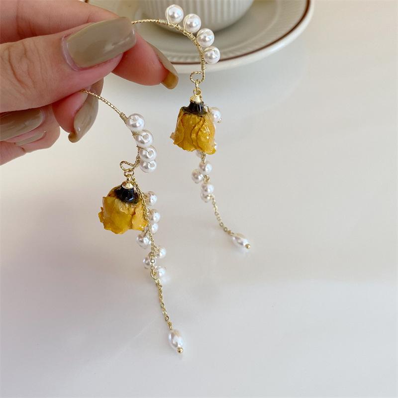 Natural Immortal Flower Stud Earrings - Long-style Tassel Exaggerated Earrings - Sophisticated and Fashionable Large Earrings Model B
Natural Immortal Flower Stud Earrings - Long-style Tassel Exaggerated Earrings - Sophisticated and Fashionable Large Earrings Model B