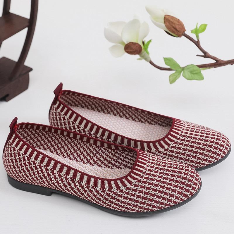 One piece, spring, summer and autumn fly-woven breathable women s shoes, old Beijing cloth shoes, flat-soled and one-pedal fashion casual single shoes 41 красный
One piece, spring, summer and autumn fly-woven breathable women s shoes, old Beijing cloth shoes, flat-soled and one-pedal fashion casual single shoes 41 красный