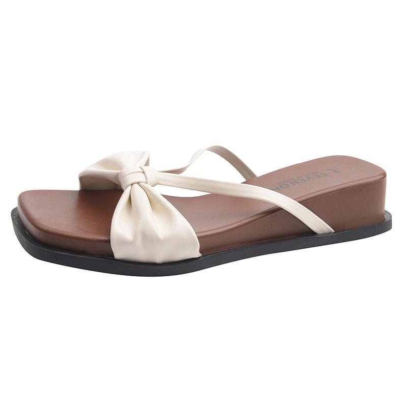 High-end temperament cool slippers women s summer wear fashion with skirts 2025 new super fire French flat slippers 35
High-end temperament cool slippers women s summer wear fashion with skirts 2025 new super fire French flat slippers 35