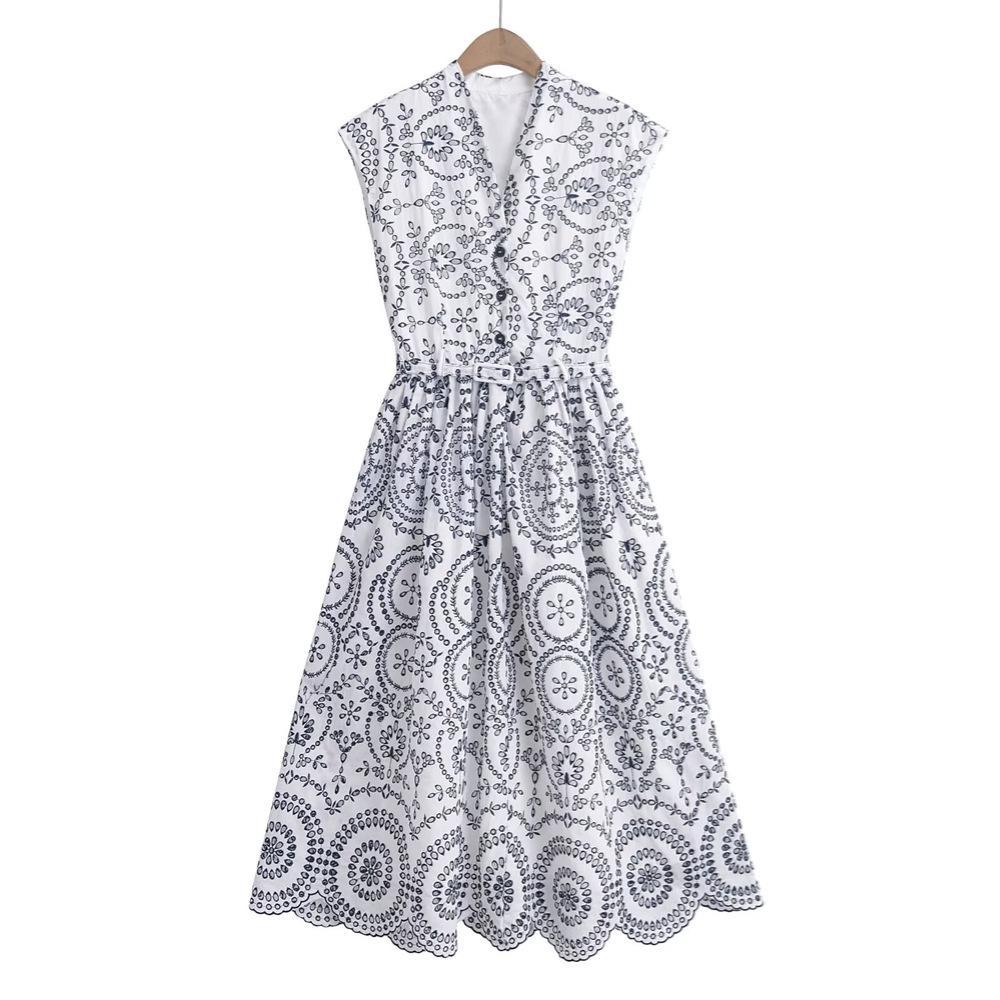 Spring/Summer 2025 Women s Slim Fit Embroidered V-Neck Dress with Hollow Design. S
Spring/Summer 2025 Women s Slim Fit Embroidered V-Neck Dress with Hollow Design. S