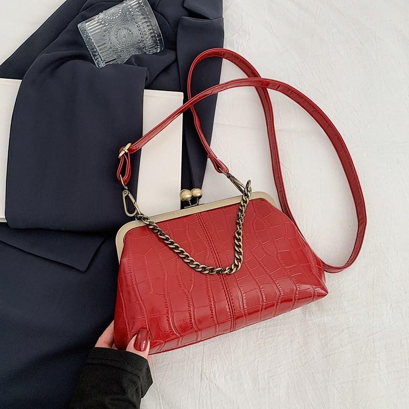 Women PU Leather Kiss Lock Clutch Purse with Chain Strap Trendy Evening Bag Vintage Stylish Handbag Female Chic Crossbody Bag (20cm<Max Length<30cm) красный
Women PU Leather Kiss Lock Clutch Purse with Chain Strap Trendy Evening Bag Vintage Stylish Handbag Female Chic Crossbody Bag (20cm<Max Length<30cm) красный