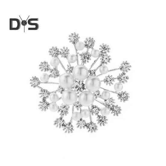 Брошь в виде снежинки в корейском стиле, стильная булавка для шарфа из искусственного жемчуга, металлический аксессуар, антиокислительные украшения для свитеров, курток серебряный
Брошь в виде снежинки в корейском стиле, стильная булавка для шарфа из искусственного жемчуга, металлический аксессуар, антиокислительные украшения для свитеров, курток серебряный