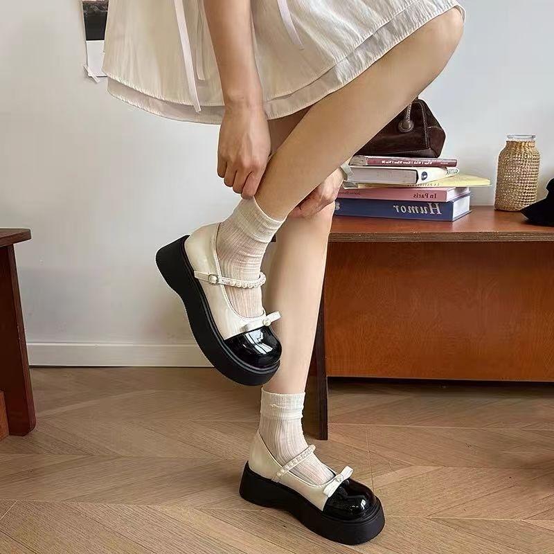 Mary Jane shoes women s single shoes small leather shoes mid-heel pearl platform shoes jk princess shoes student women 2025 spring and autumn new mod 35
Mary Jane shoes women s single shoes small leather shoes mid-heel pearl platform shoes jk princess shoes student women 2025 spring and autumn new mod 35