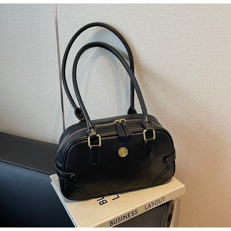 Ретро повседневная сумка через подмышку женская 2024 новая универсальная модная сумка-подушка нишевая высококачественная сумка через плечо чёрный