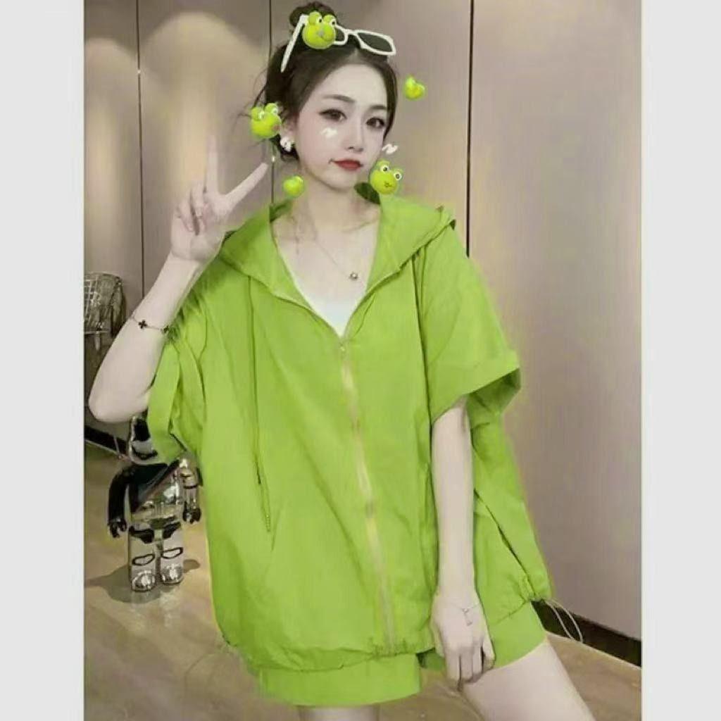 Casual Summer Sun Protection Hooded Jacket & Ice Matcha Shorts Set M ~105 lbs
Casual Summer Sun Protection Hooded Jacket & Ice Matcha Shorts Set M ~105 lbs