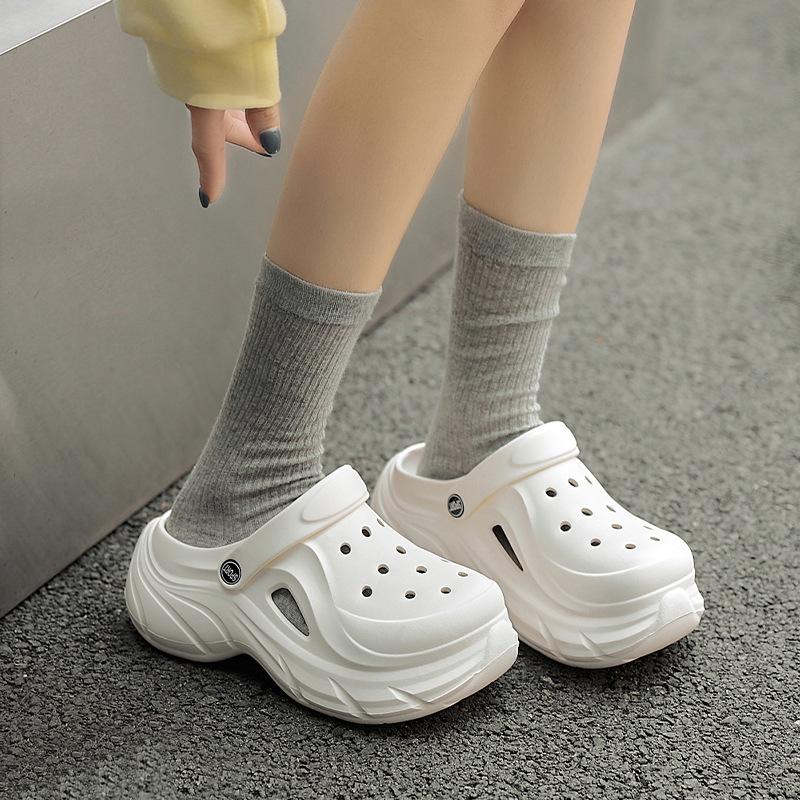 5.5Cm heightening hole shoes women s summer new outer wear runaway not tired feet non-slip bag head beach slippers 35/36 (suitable for size 35/36) чорний
5.5Cm heightening hole shoes women s summer new outer wear runaway not tired feet non-slip bag head beach slippers 35/36 (suitable for size 35/36) чорний
