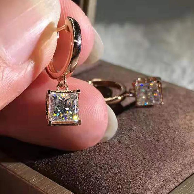 2026 New Elegant and Luxurious Four Claw Zircon Inlaid Women s Earrings Fashionable OL Engagement Ear Accessories
2026 New Elegant and Luxurious Four Claw Zircon Inlaid Women s Earrings Fashionable OL Engagement Ear Accessories
